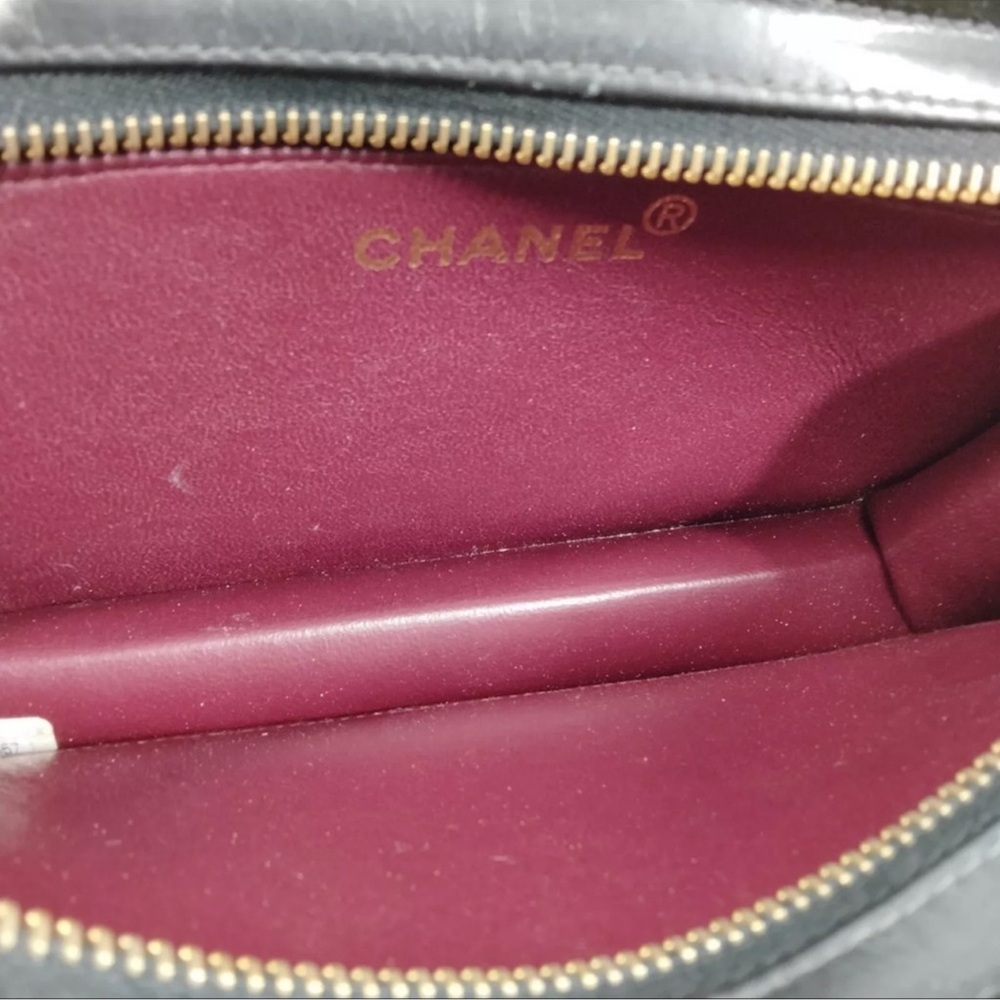CHANEL Classique Leather Clutch - Picture 8 of 9